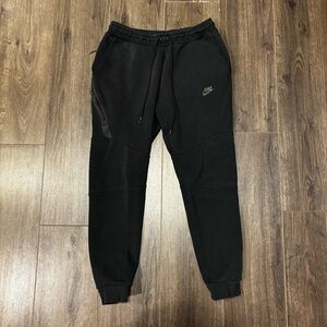 Nike Black Jogger Sweatpants Men’s Medium